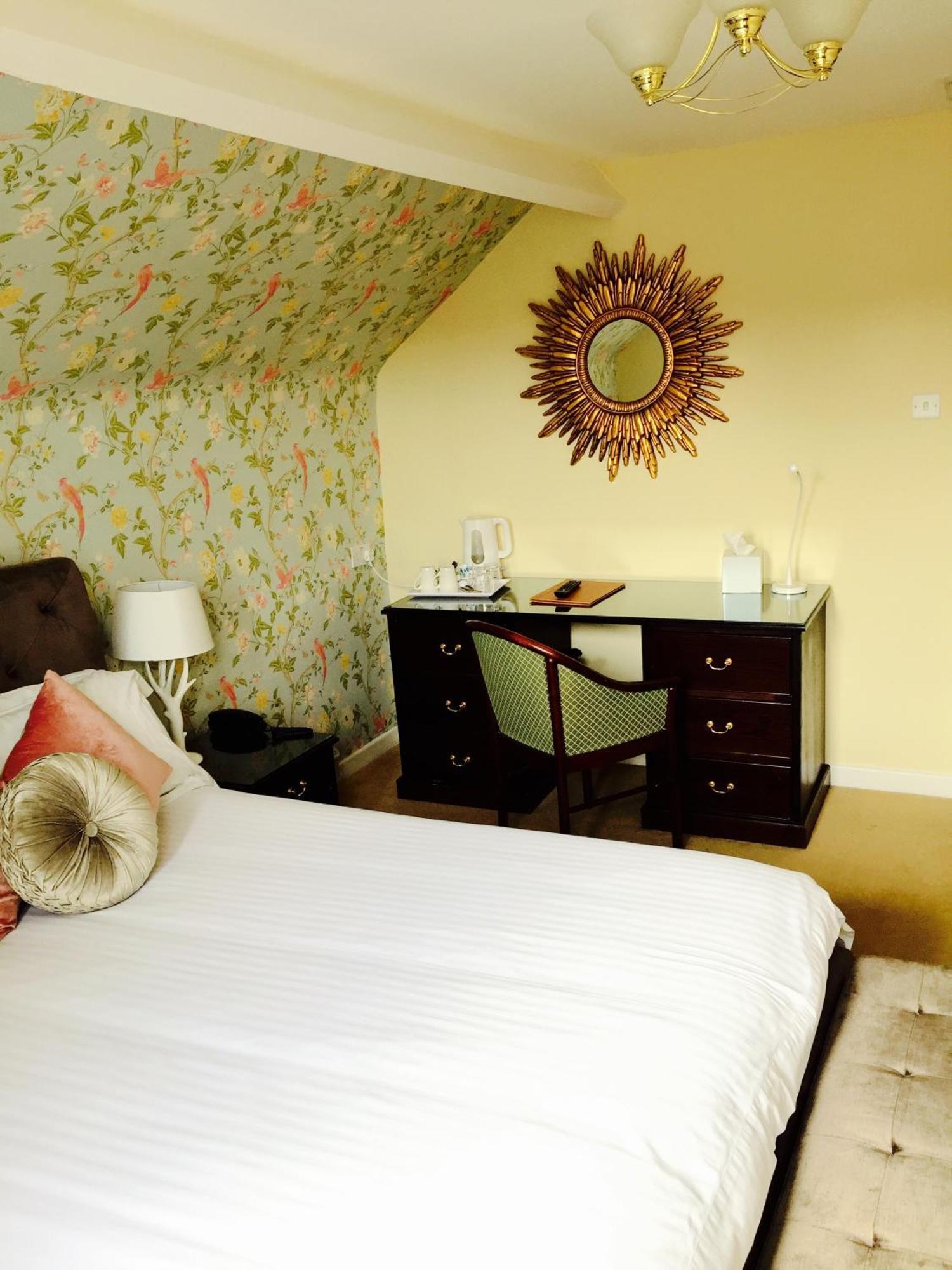 Pine & Restaurant Hotel 3*